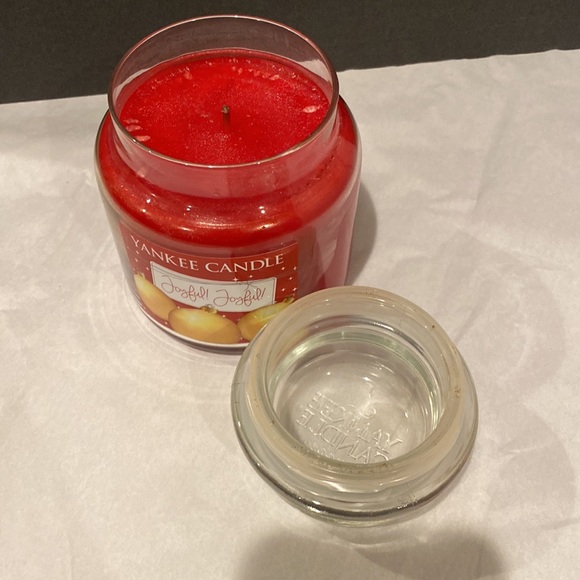 Yankee Candle 14.5 oz. “Joyful! Joyful!” New - Picture 2 of 10